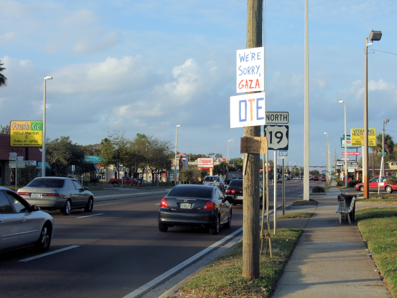 Signs supporting Gaza seen on St. Petersburg, FL streets, Jan. 19 2009