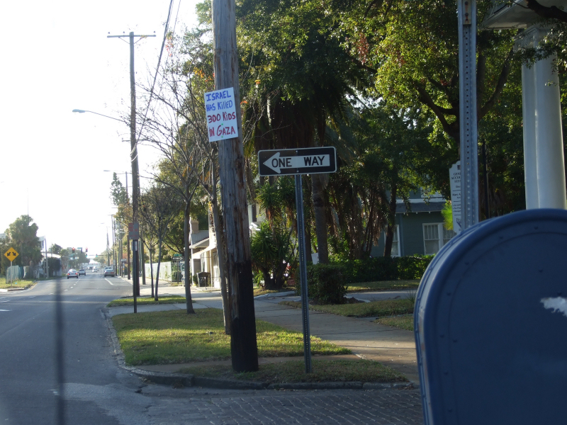Signs supporting Gaza seen on St. Petersburg, FL streets, Jan. 19 2009