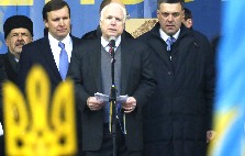 John McCain, Svoboda Oleh Tyahnybok, Chris Murphy, Kiev, Ukraine